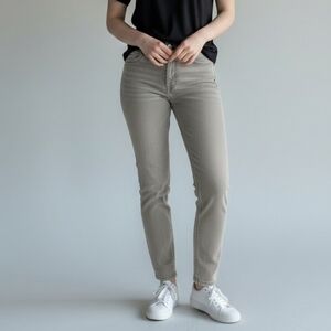 NWOT Levis 711 Skinny Size 32 Mid Rise Gray Jeans!